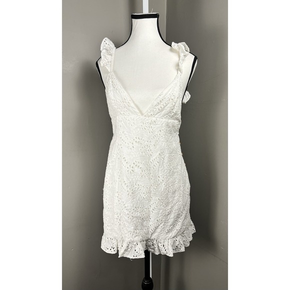 MAJORELLE Dresses & Skirts - Majorelle Revolve M Sunny Daze Dress in White Lace Floral Cutecore Girly Flirty
